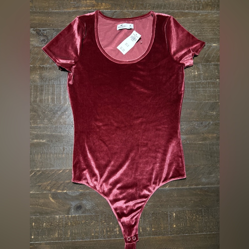 NWT Hollister Maroon Velveteen Short Sleeve Bodysuit Sz M Y2K Retro Grunge 90’s
